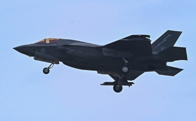 Grounded British F-35B fighter jet flies back